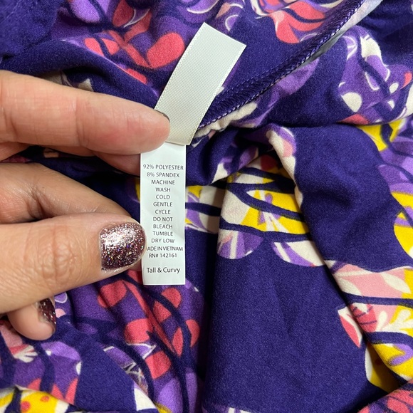 LuLaRoe TC Leggings 🦄 Unicorn Watercolor Disney Roses - purple background - NEW - Picture 3 of 7